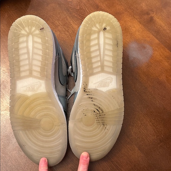 Nike Jordan 1Low-Top Sneakers in Gray and White - Picture 5 of 5